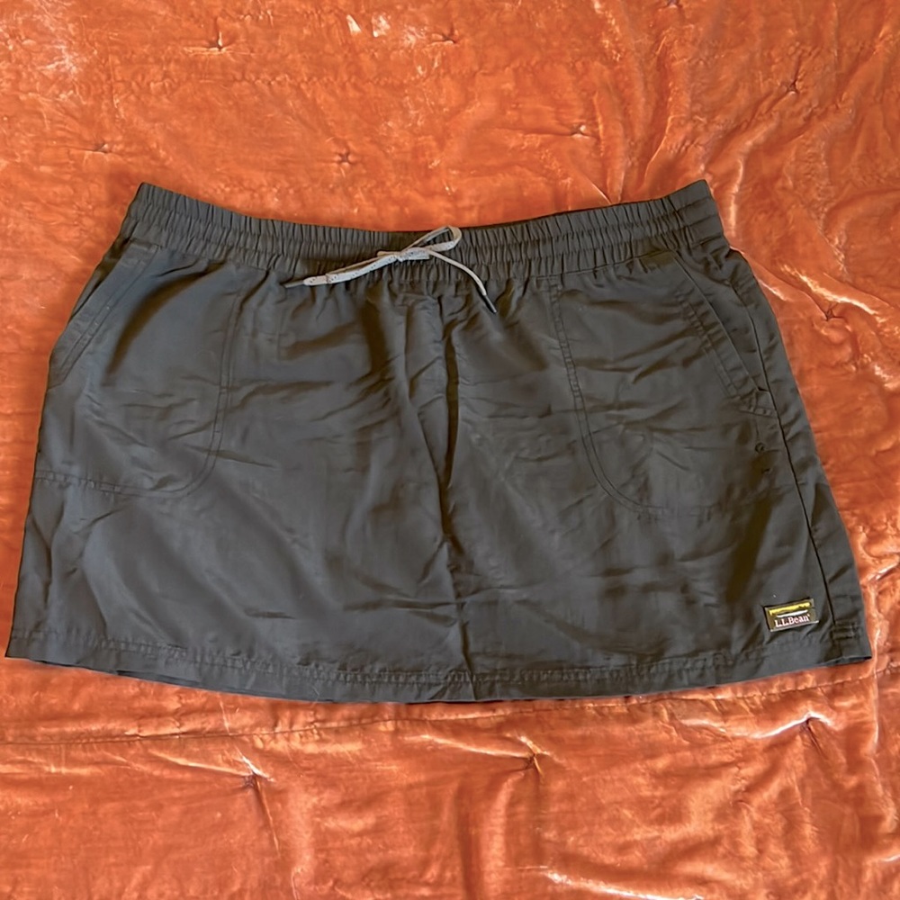 L.L. Bean black womens large athletic skirt